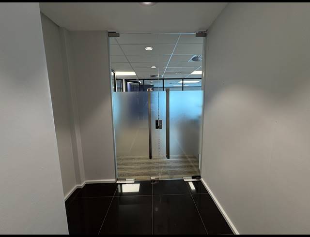 166M² OFFICE TO LET IN FORESHORE